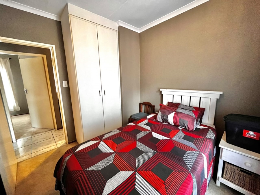 2 Bedroom Property for Sale in Safari Gardens North West